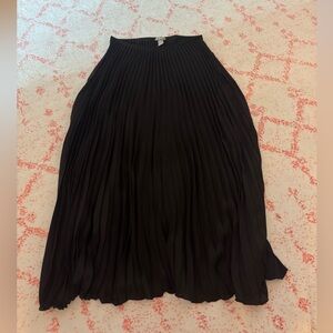 H&M Black Maxi Pleated Skirt
